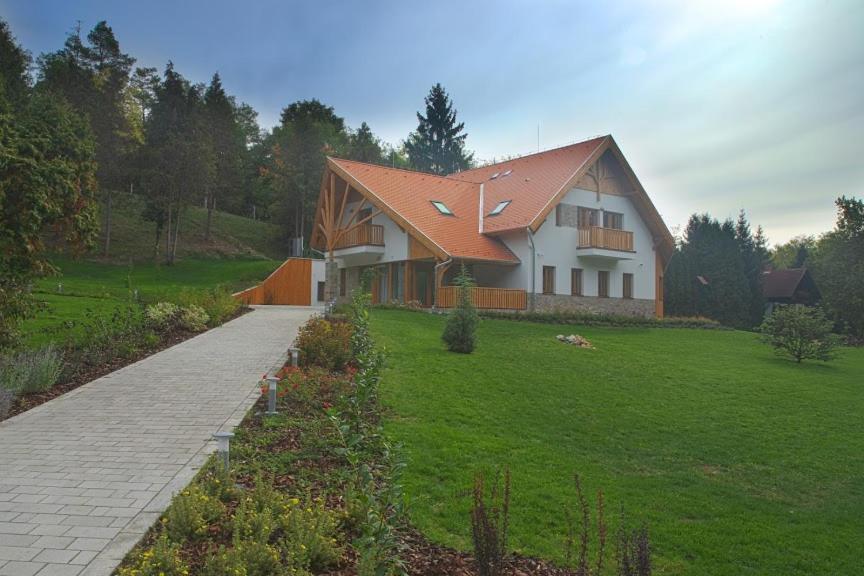 Aliret Vadaszhaz Sagvar Luaran gambar
